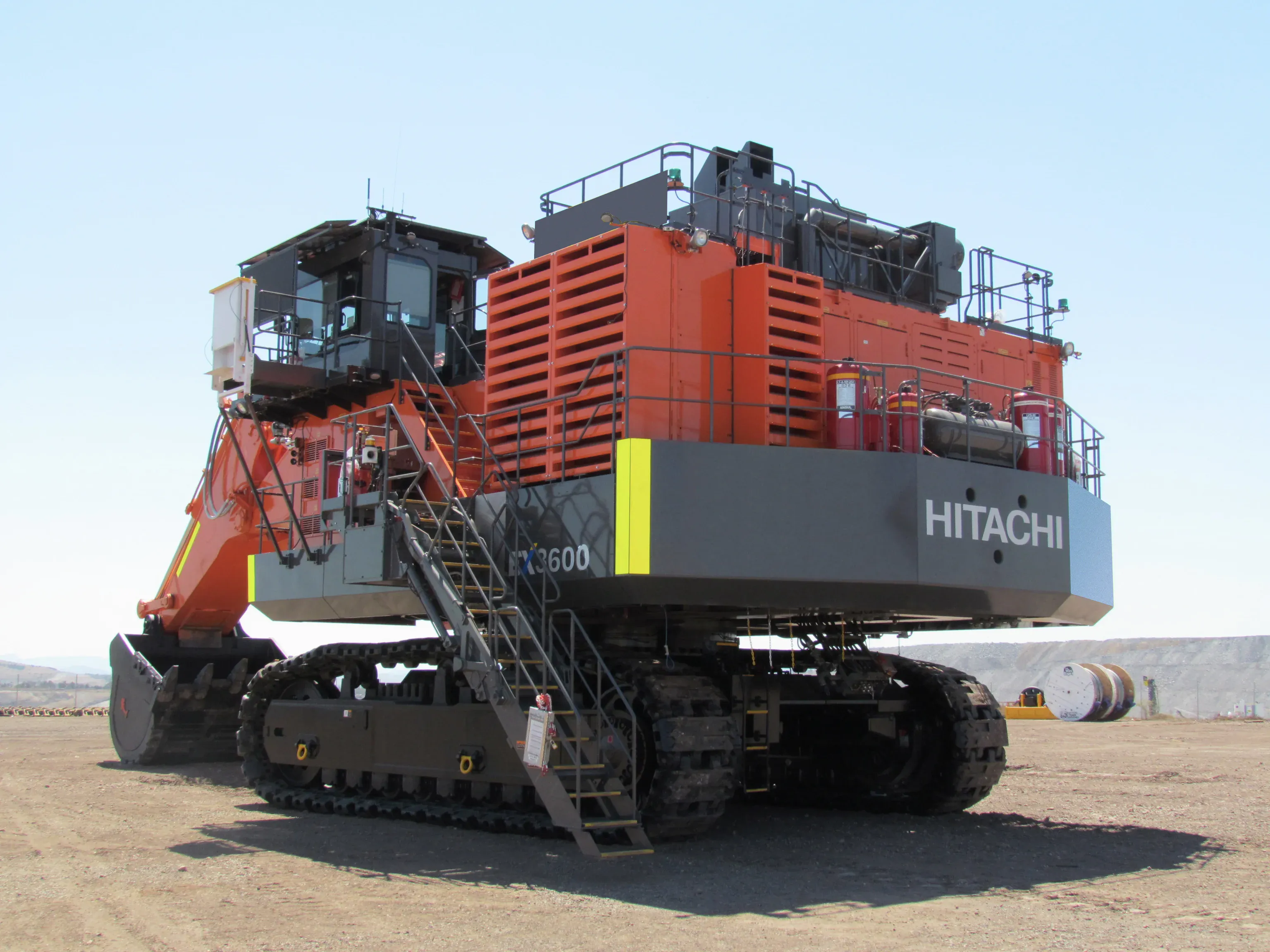 Hitachi Mining Excavator & exhaust