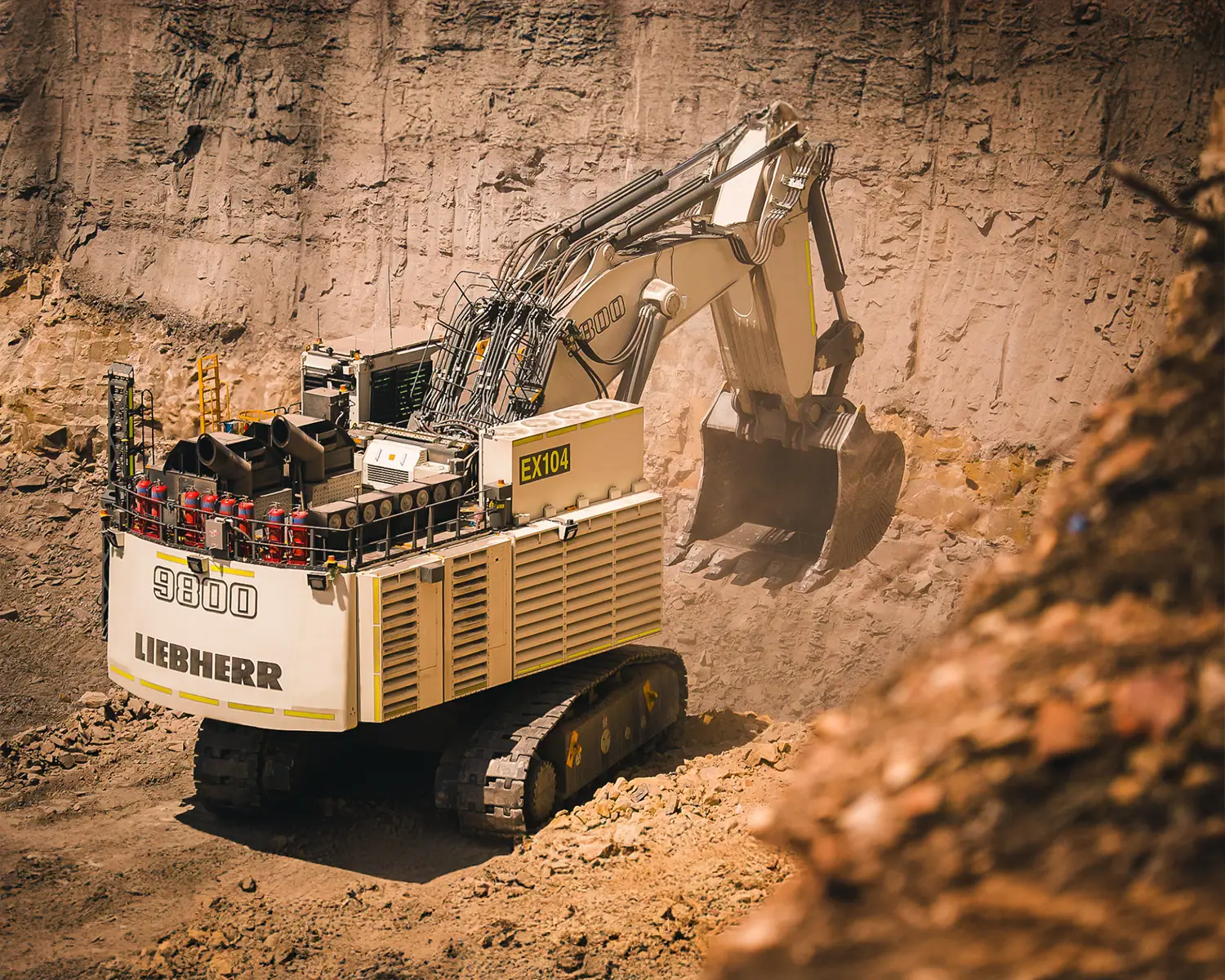 Liebherr R 9800 Sound Package for Noise Reduction | Minetek